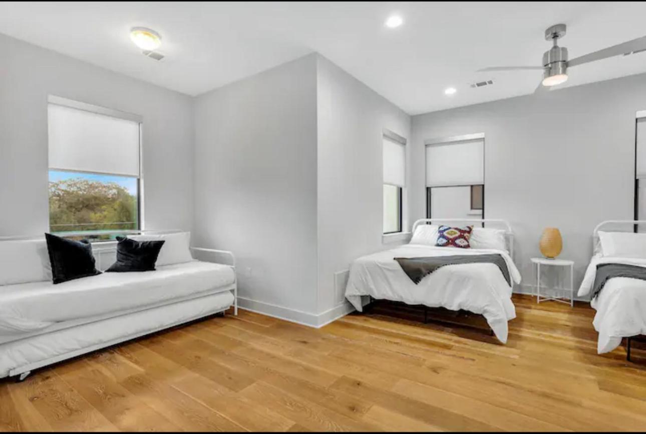 Holiday home Downtown Dream Escape With Views - Sleeps 12
