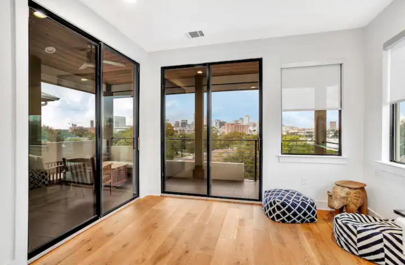 Holiday home Downtown Dream Escape With Views - Sleeps 12 *