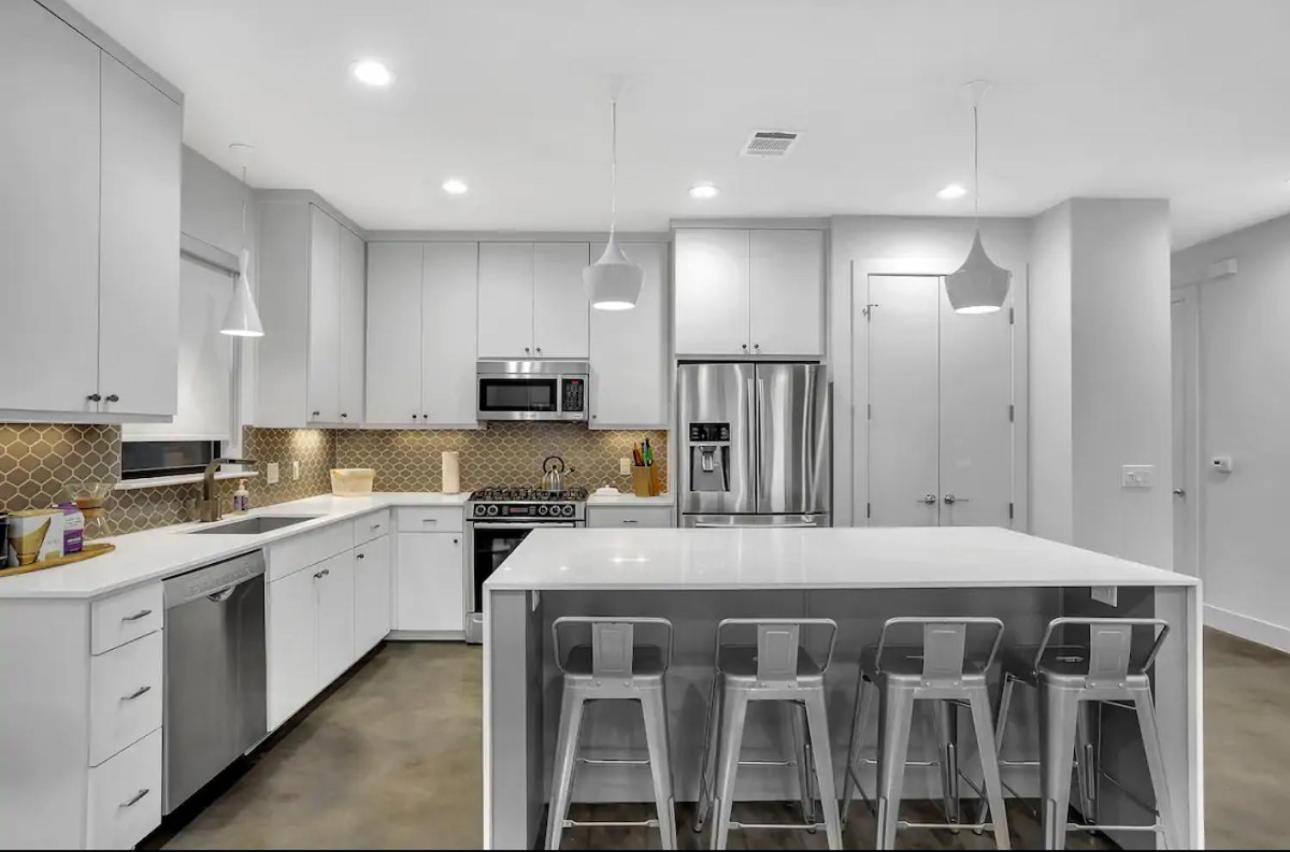 Downtown Dream Escape With Views - Sleeps 12