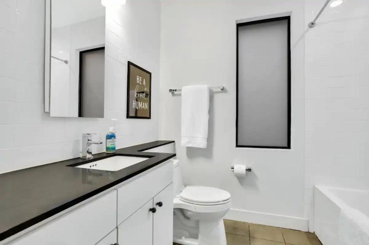 Holiday home Downtown Dream Escape With Views - Sleeps 12 *