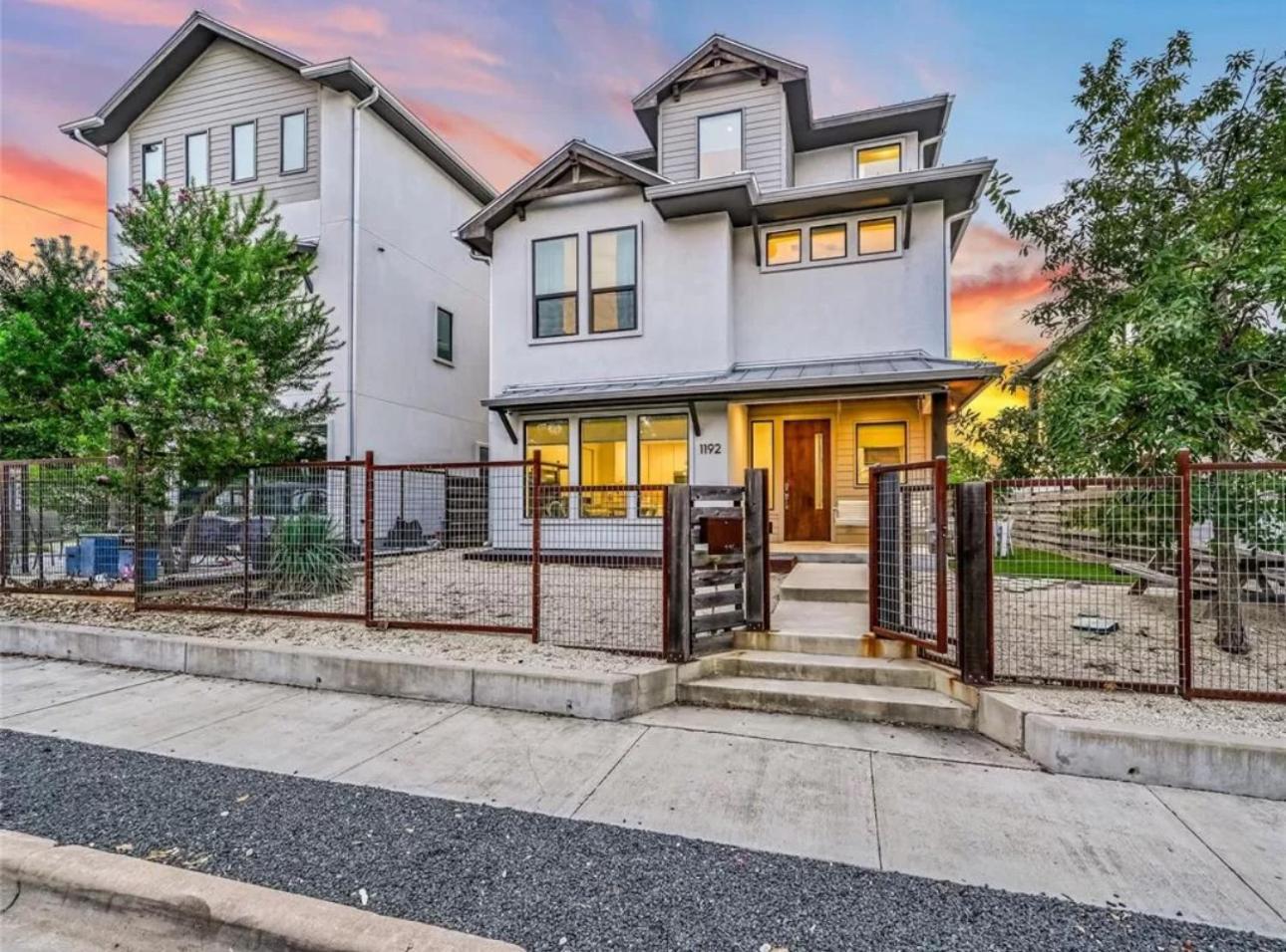 Downtown Dream Escape With Views - Sleeps 12 Holiday home