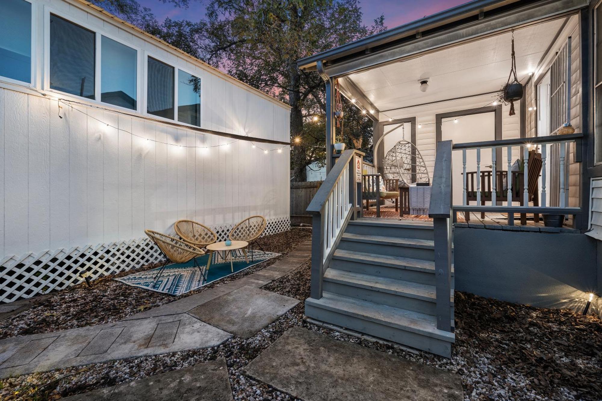 Stylish, Artsy Eastside * Austin