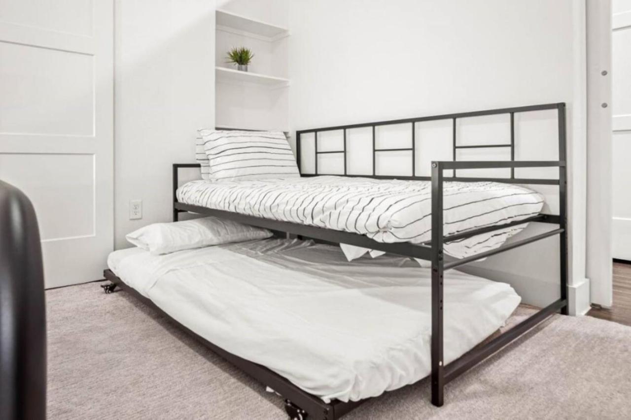 Luxurious New Unit 1bd1ba Pool, Golf Sim