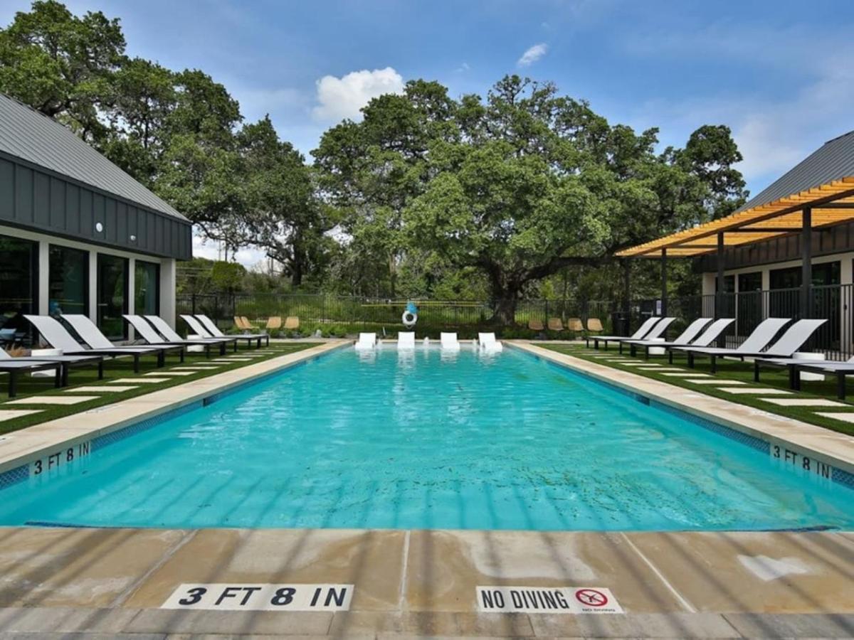 Luxurious New Unit 1bd1ba Pool, Golf Sim *
