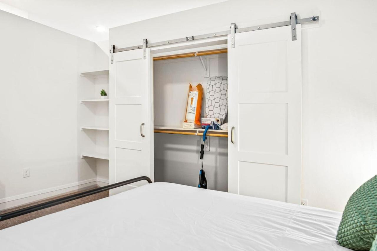 Apartment Luxurious New Unit 1bd1ba Pool, Golf Sim *