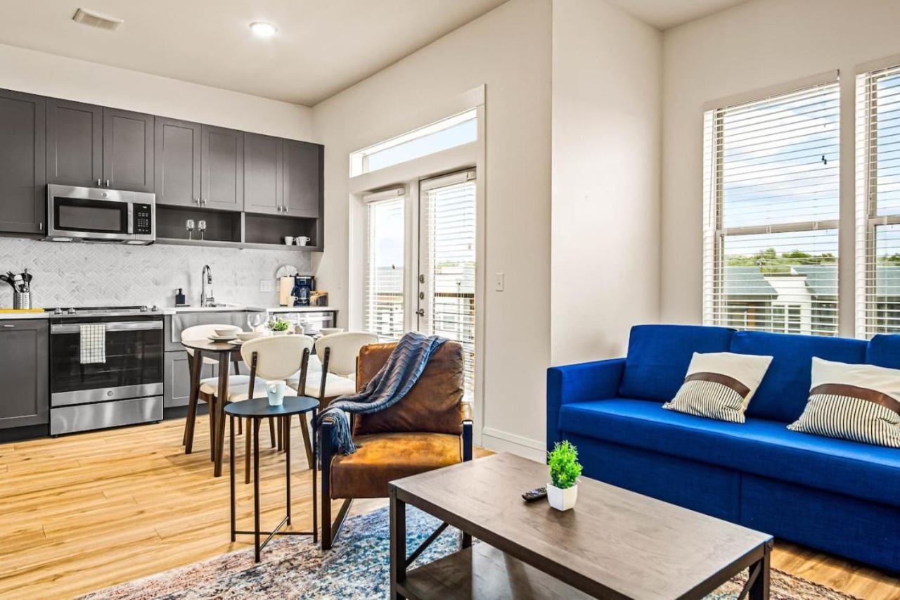 Luxurious New Unit 1bd1ba Pool, Golf Sim Apartment