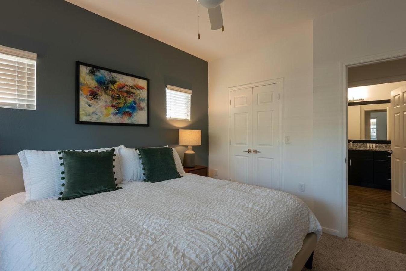 Landing At Bridge At Southpark Landing - 1 Bedroom In South Apartment