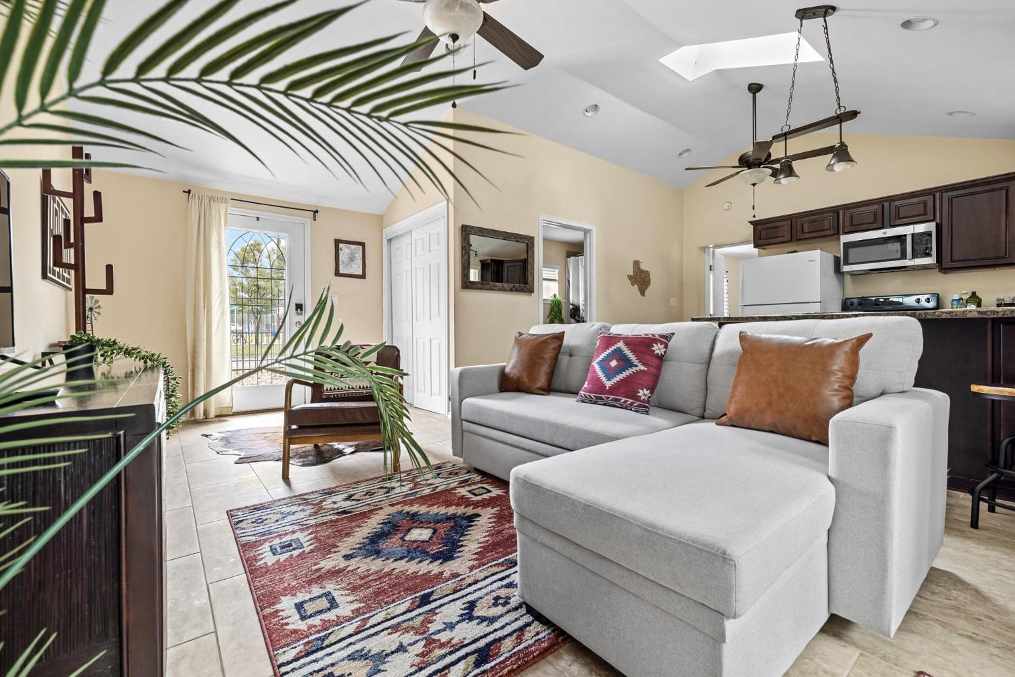 Casa - Cozy East