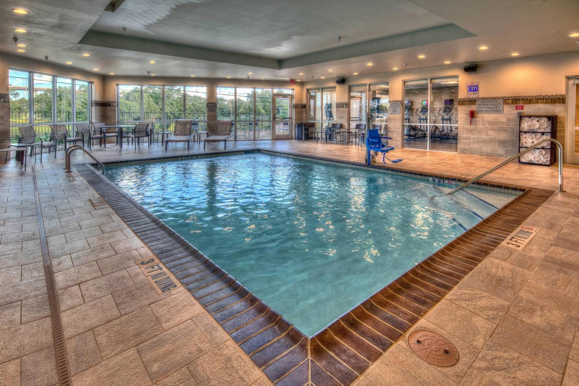 Courtyard By Marriott Northwest/lakeline Hotel 3*