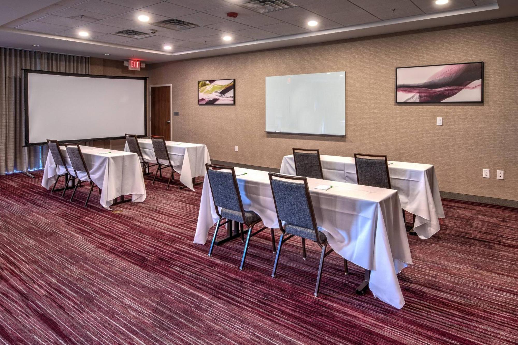 Courtyard By Marriott Northwest/lakeline Hotel Austin