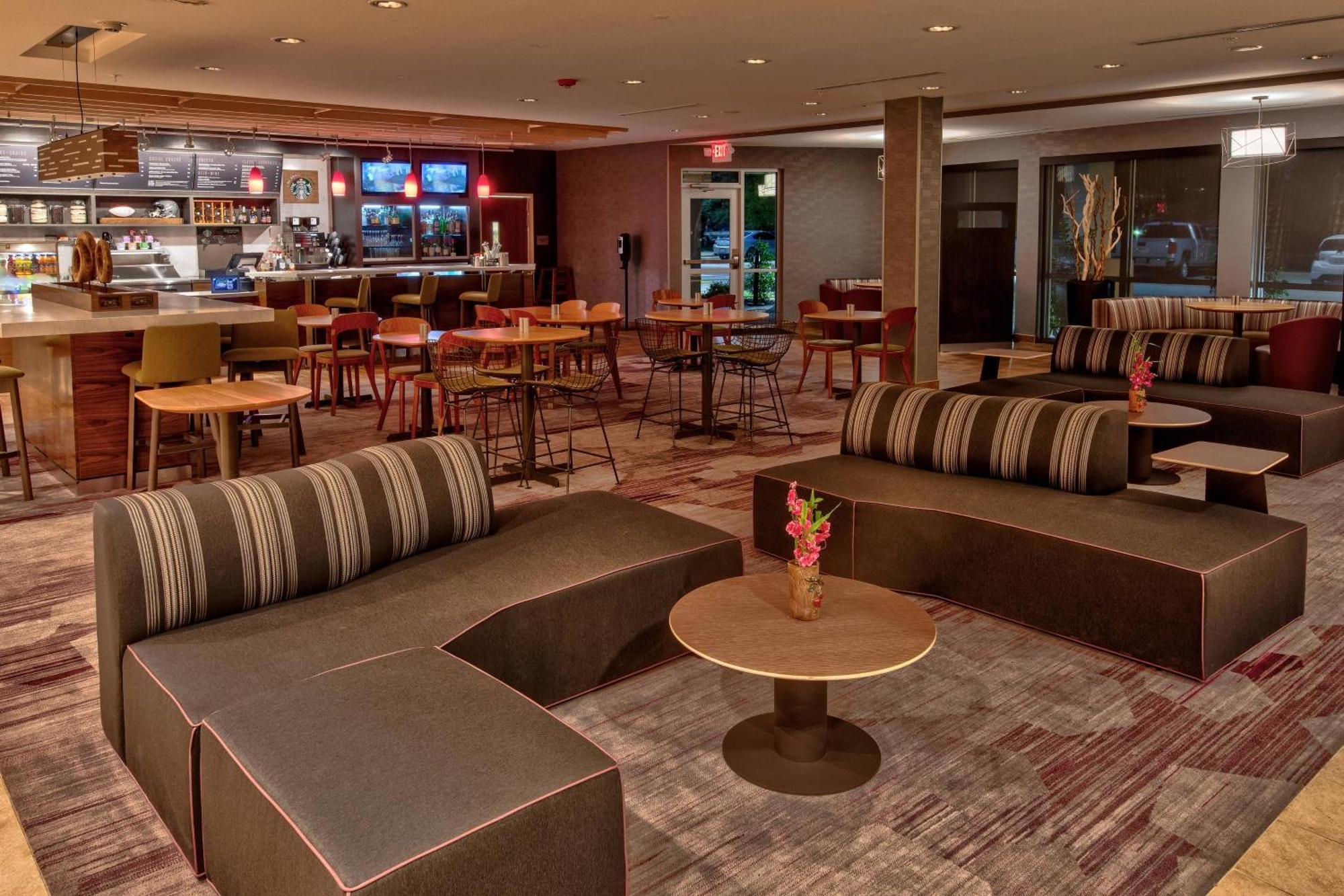 Courtyard By Marriott Northwest/lakeline Hotel Austin