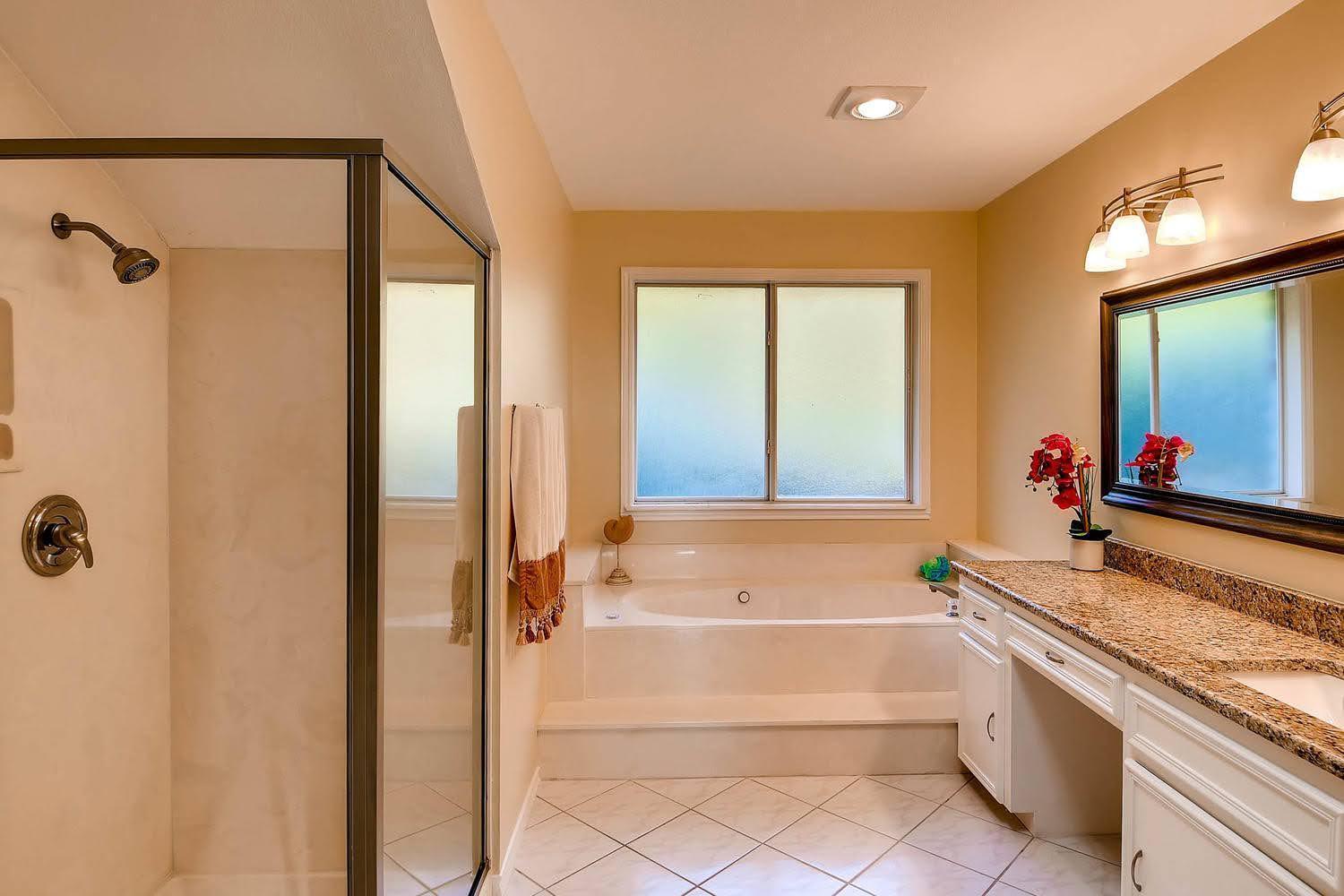 Relaxing Retreat Full Kitchen & Spacious Patio *
