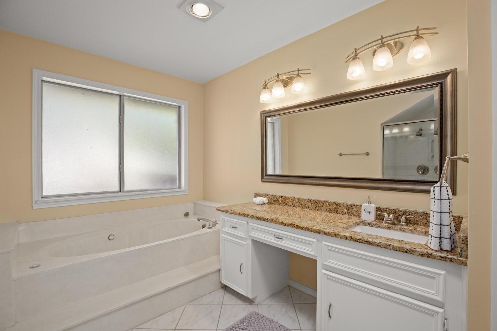 Relaxing Retreat Full Kitchen & Spacious Patio Holiday home Austin