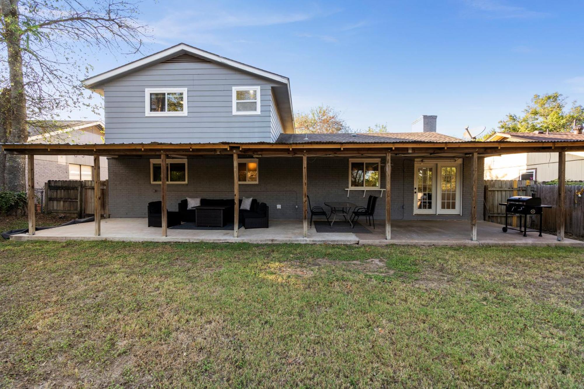Texas Retreat Music Vibes & Game Room! *