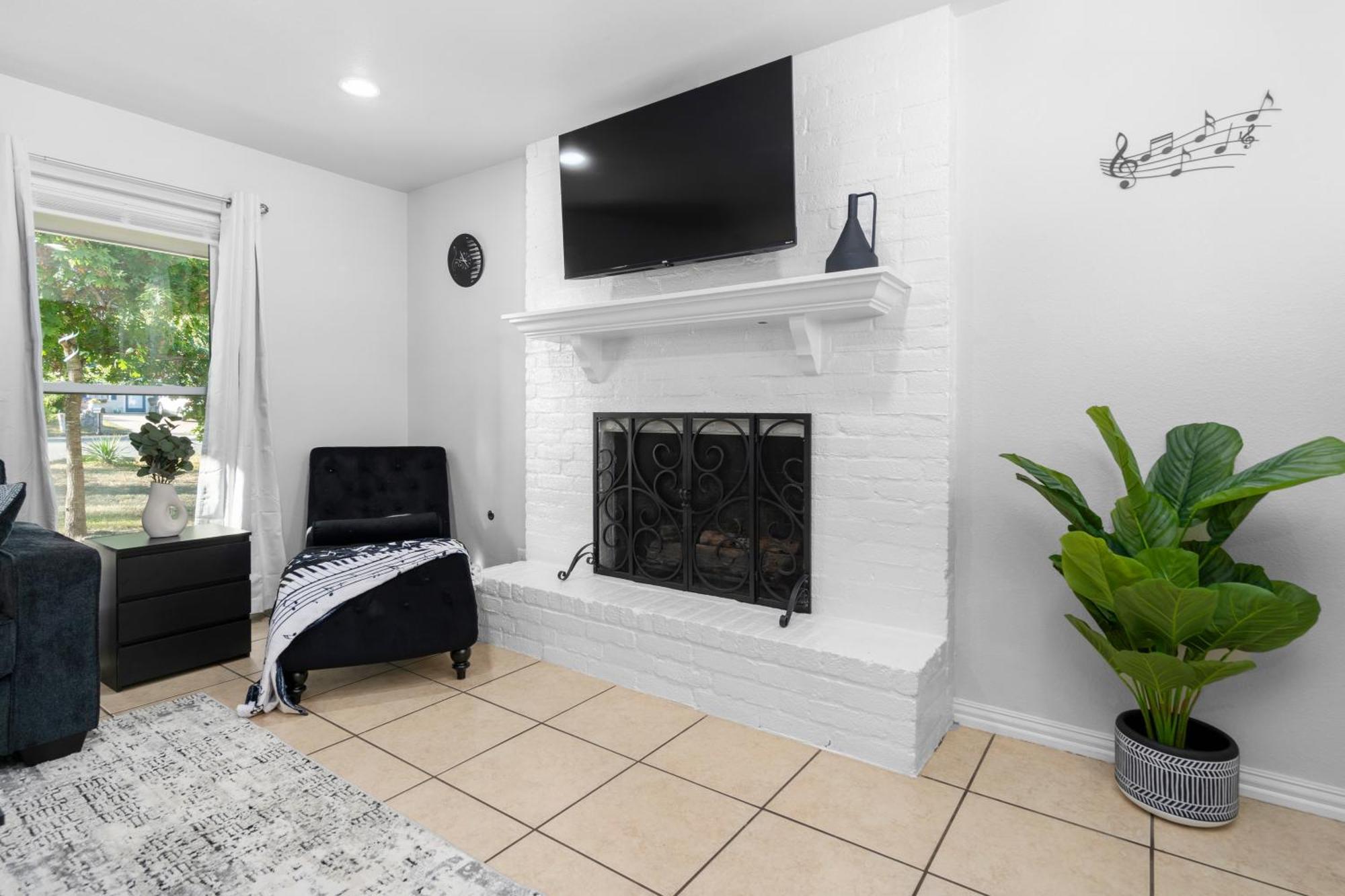 Texas Retreat Music Vibes & Game Room!