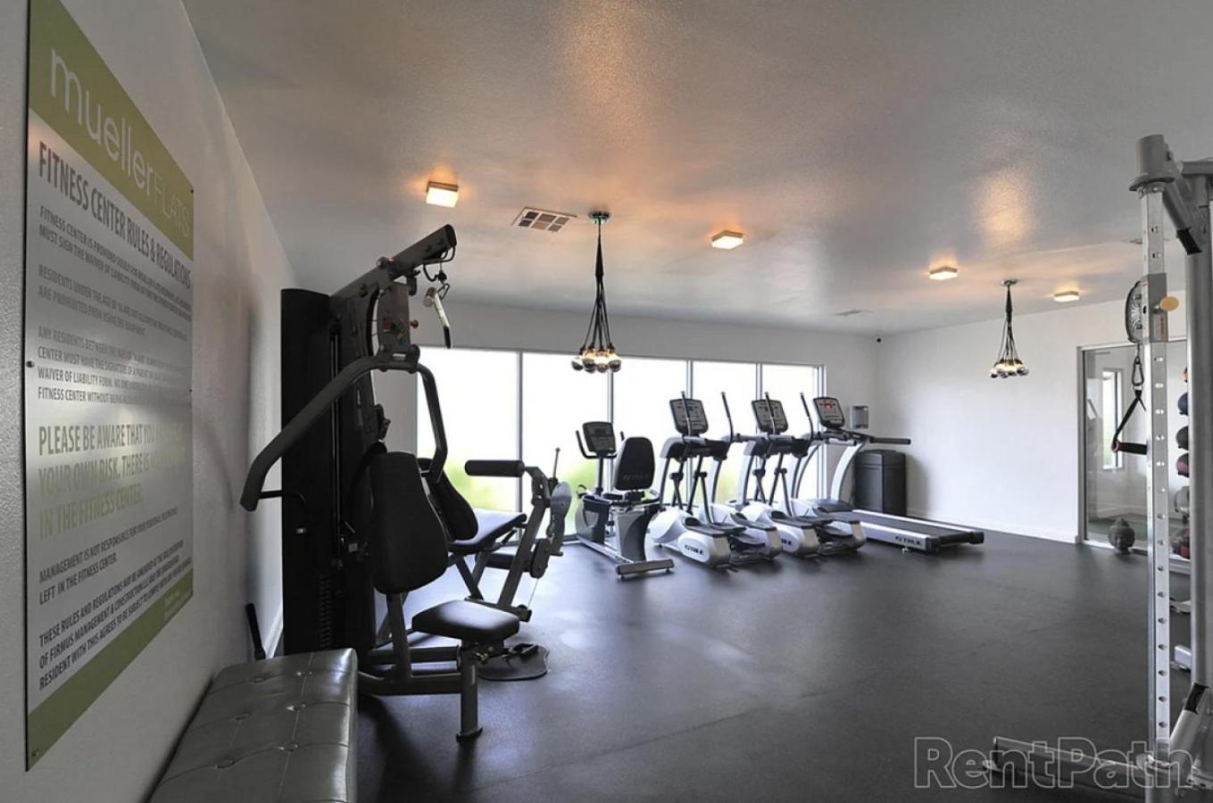 Landing At Muller Flats - 2 Bedrooms In Windsor Park Apartment Austin