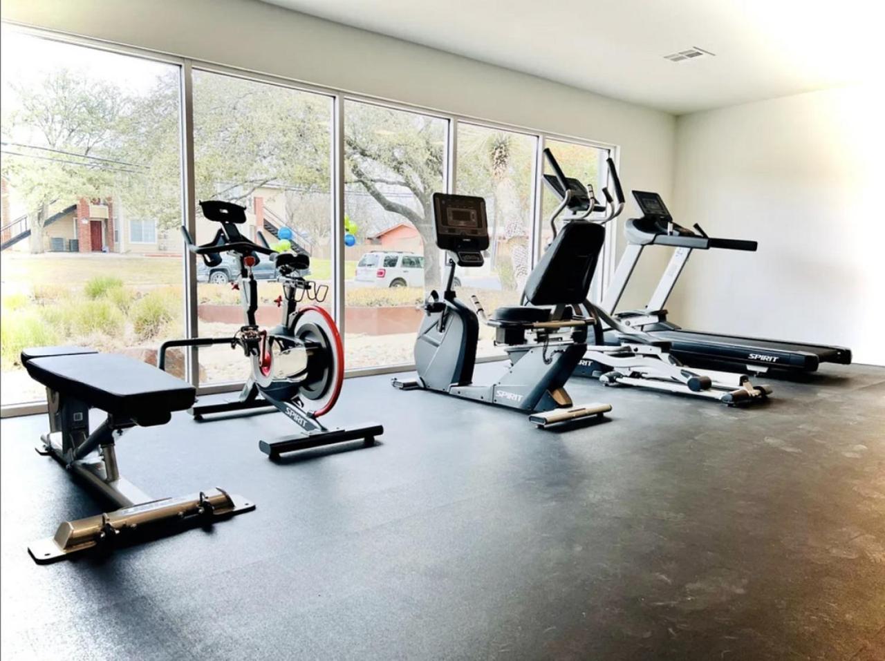 Apartment Landing At Muller Flats - 2 Bedrooms In Windsor Park Austin