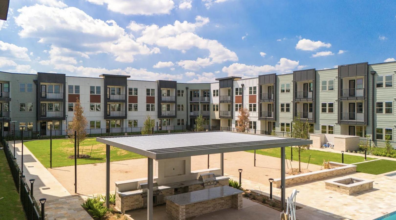 Landing At Birdie On Woodland Greens - 1 Bedroom In Plaza Volente Apartment