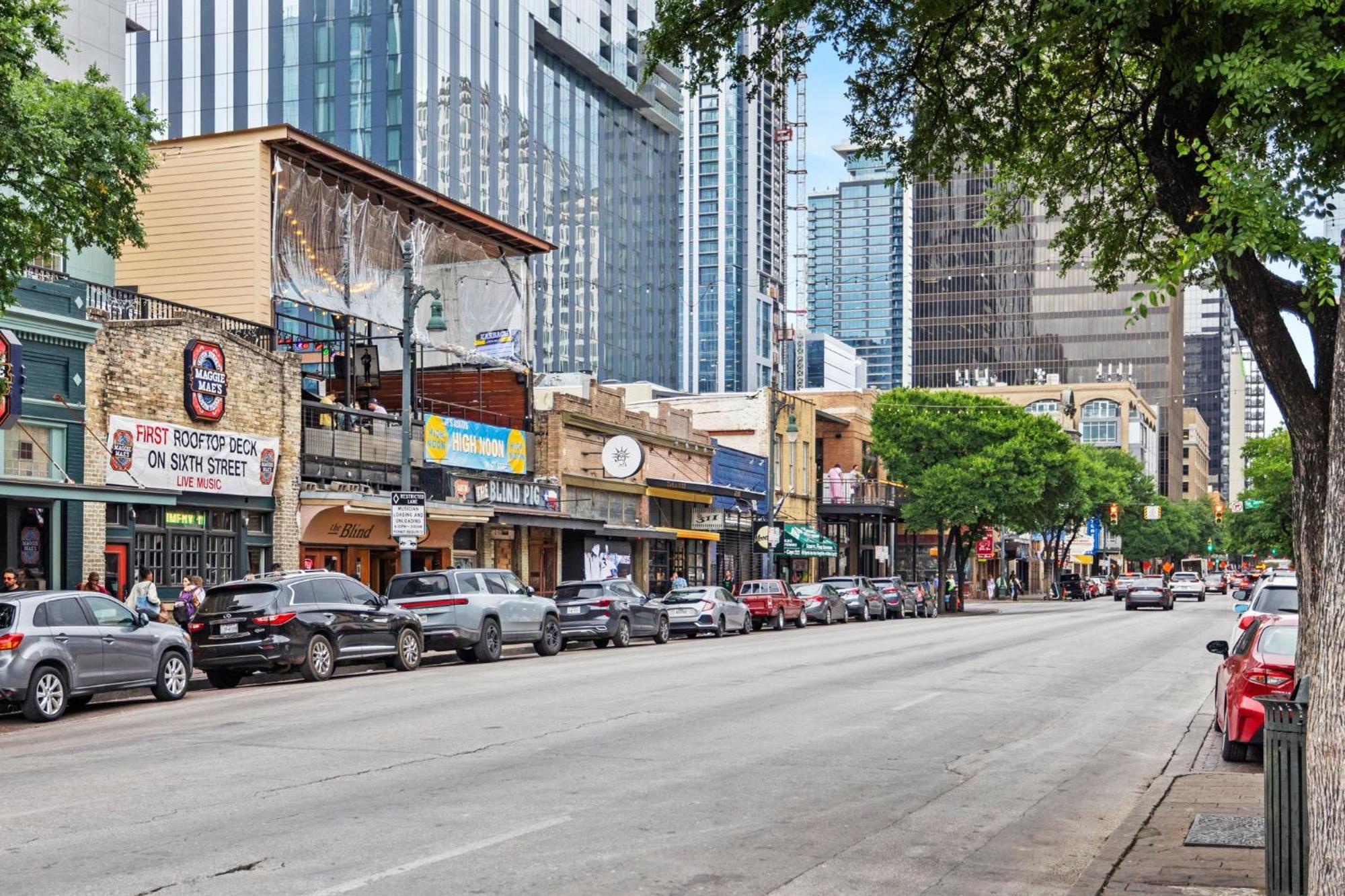 Placemakr Downtown