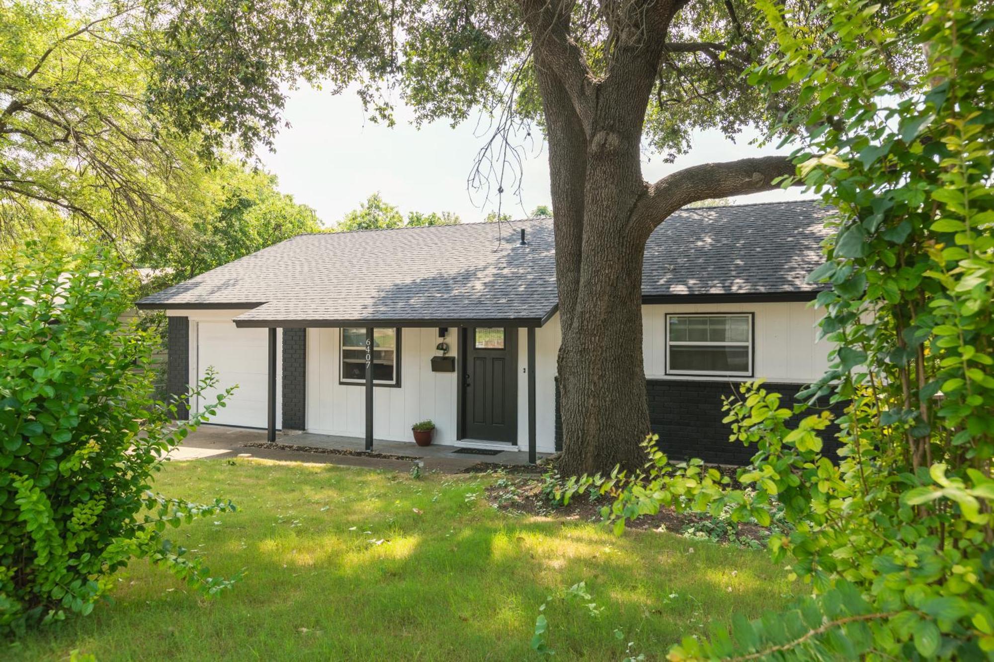 Garden Oasis With Cowboy Pool, & Movie Nights By Soco Holiday home Austin