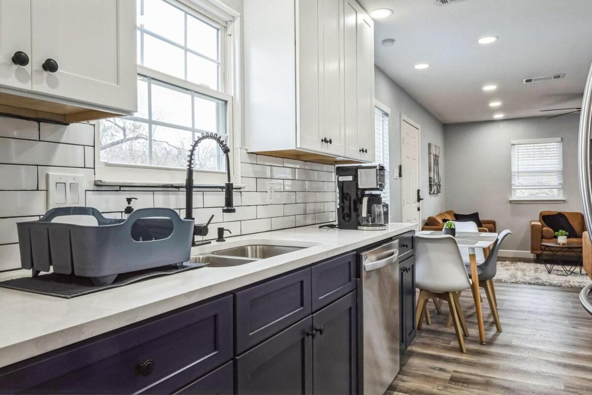 Holiday home Stylish Retreat In With Fire Pit Austin