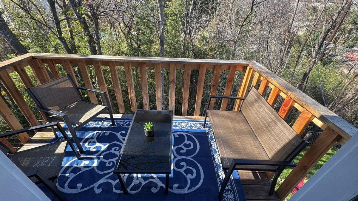 Stylish Retreat In With Fire Pit Holiday home Austin