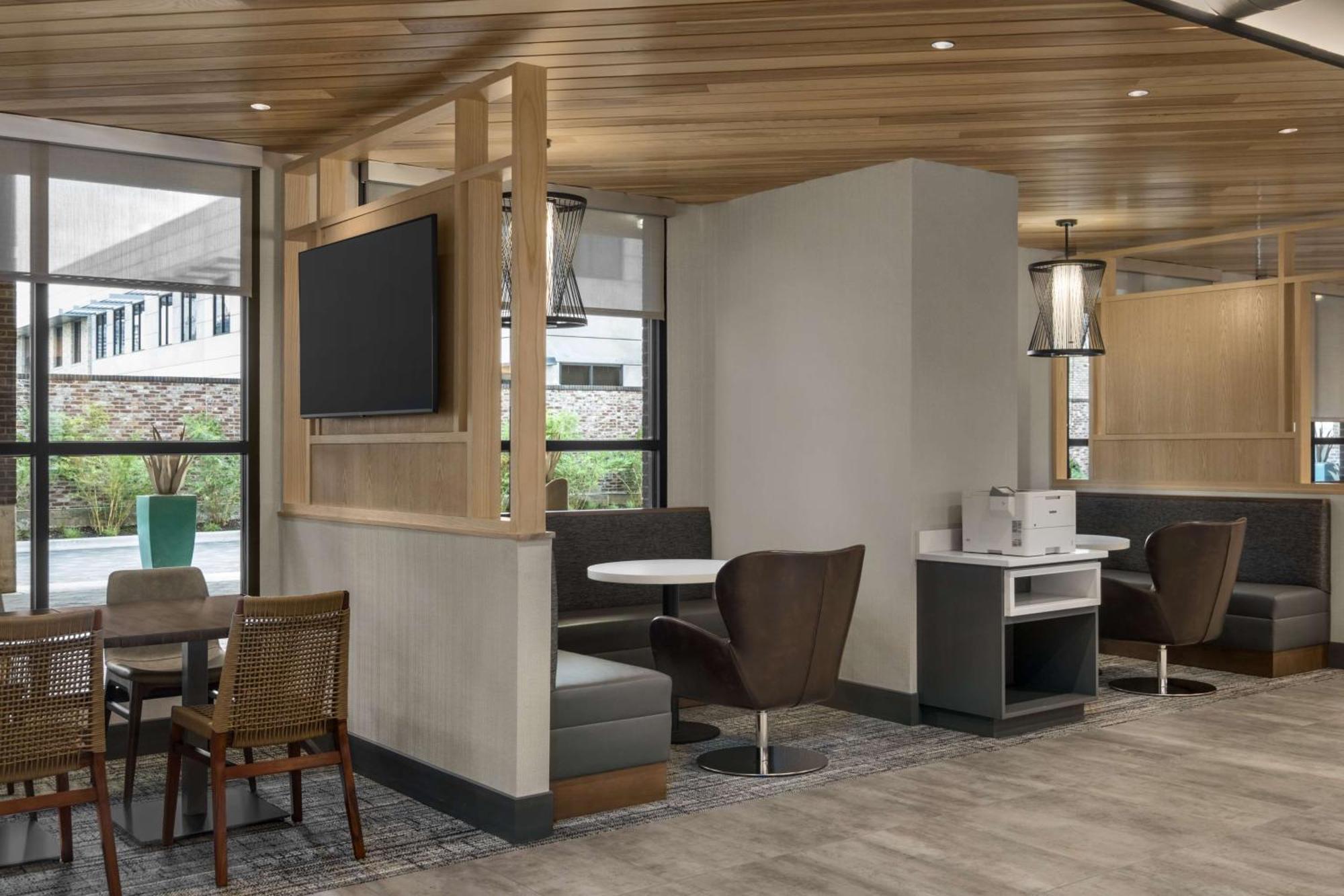 Hampton By Hilton East - Near Ut And Capitol Hotel 3*