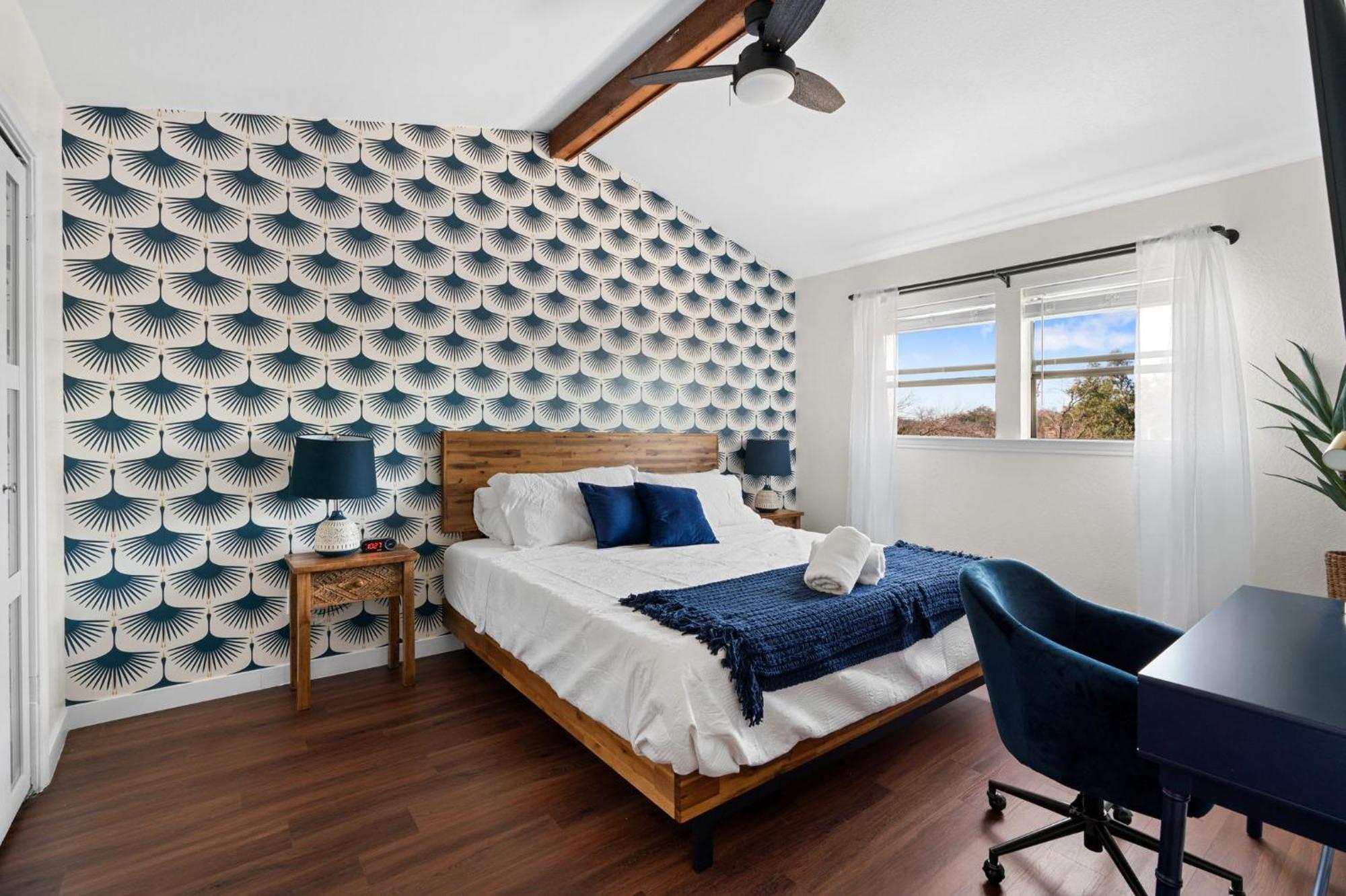 Hillside 3br King-close To Dt Domain And Q2 Austin