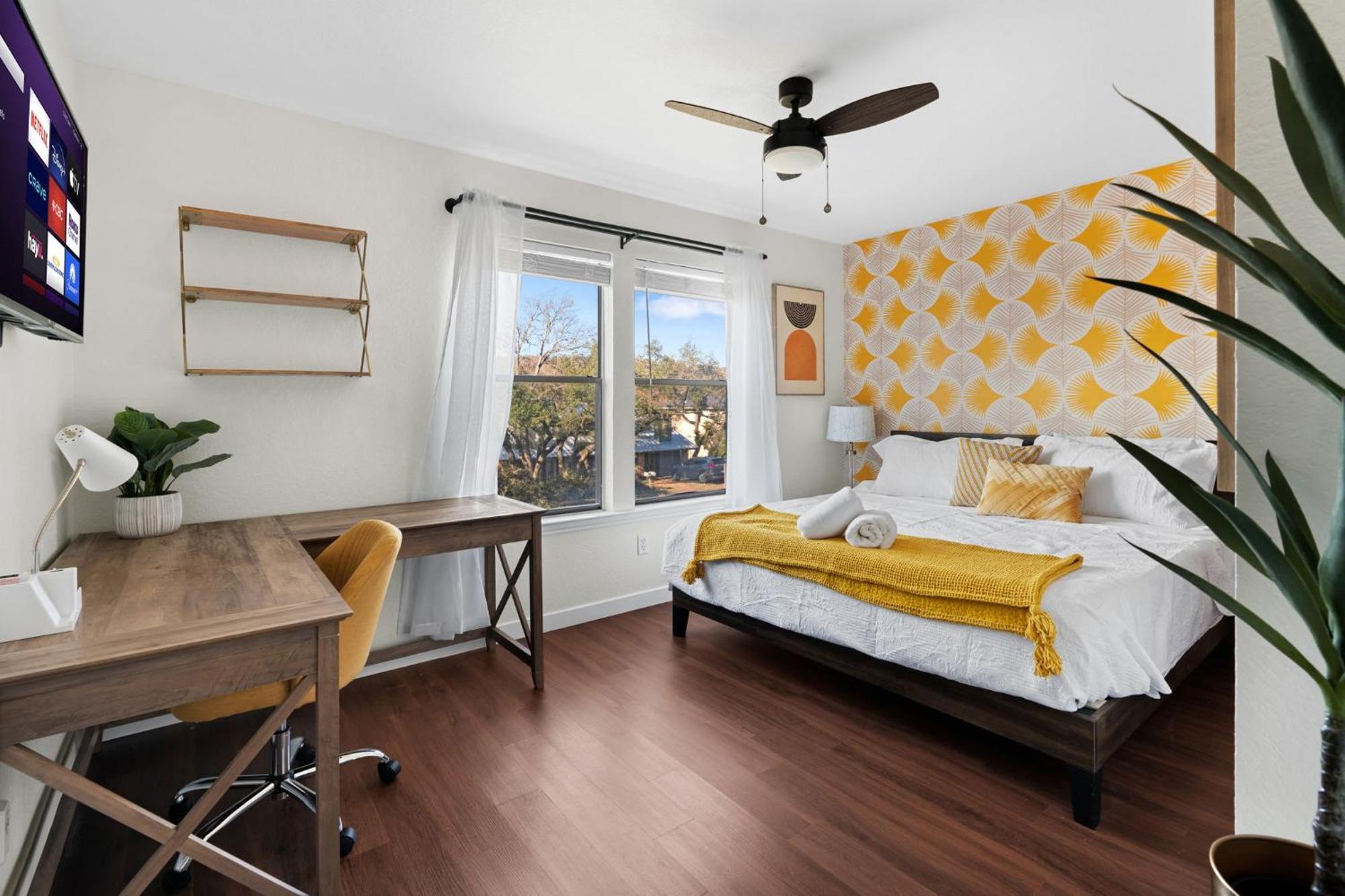 Hillside 3br King-close To Dt Domain And Q2 Apartment *