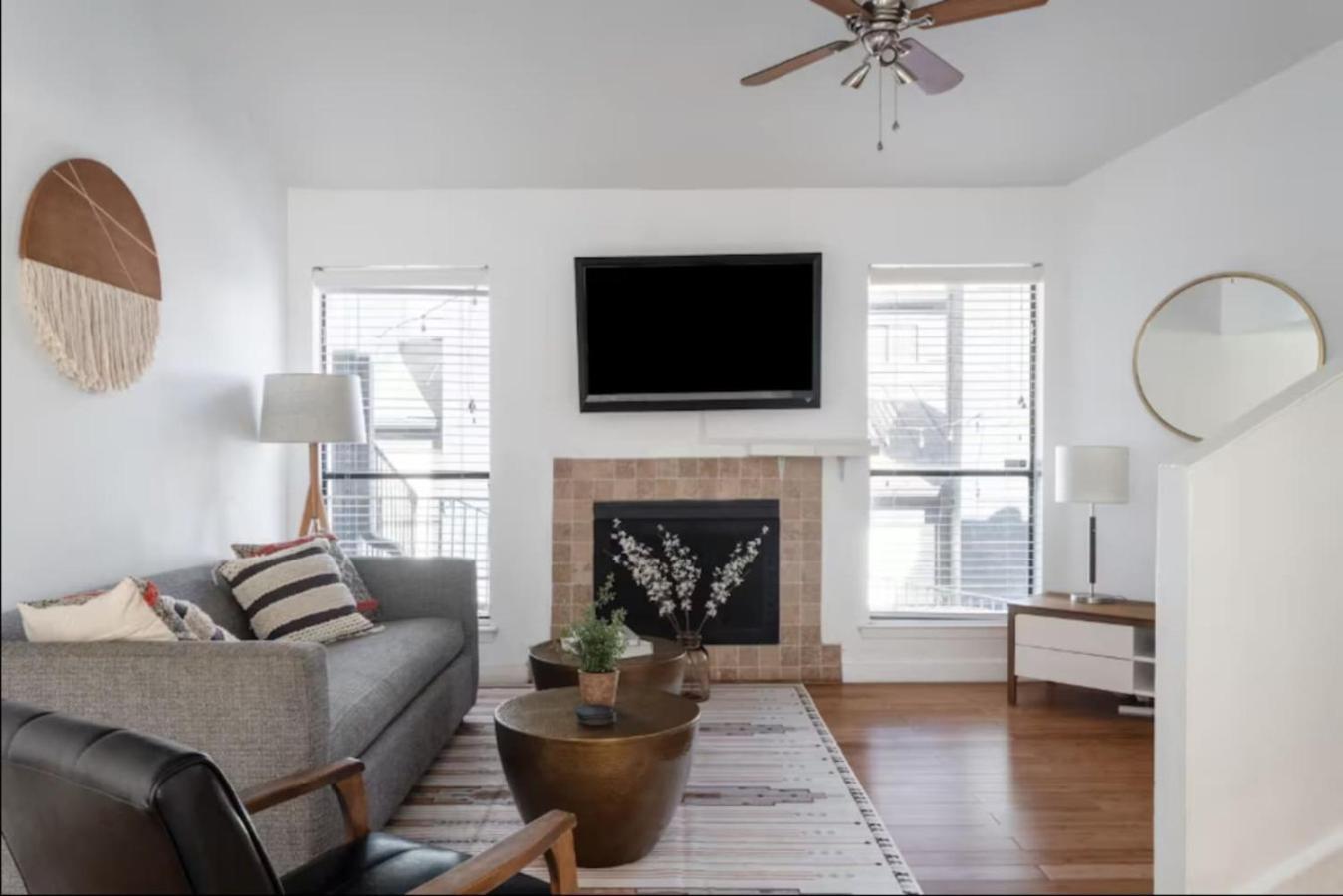 Secluded And Cozy Th In Dt