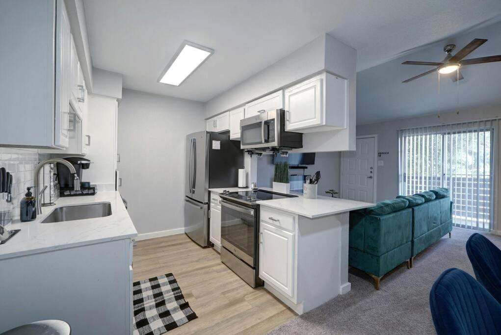 Apartment New Stylish Sola Oasis With Pool View, Gym And Office *