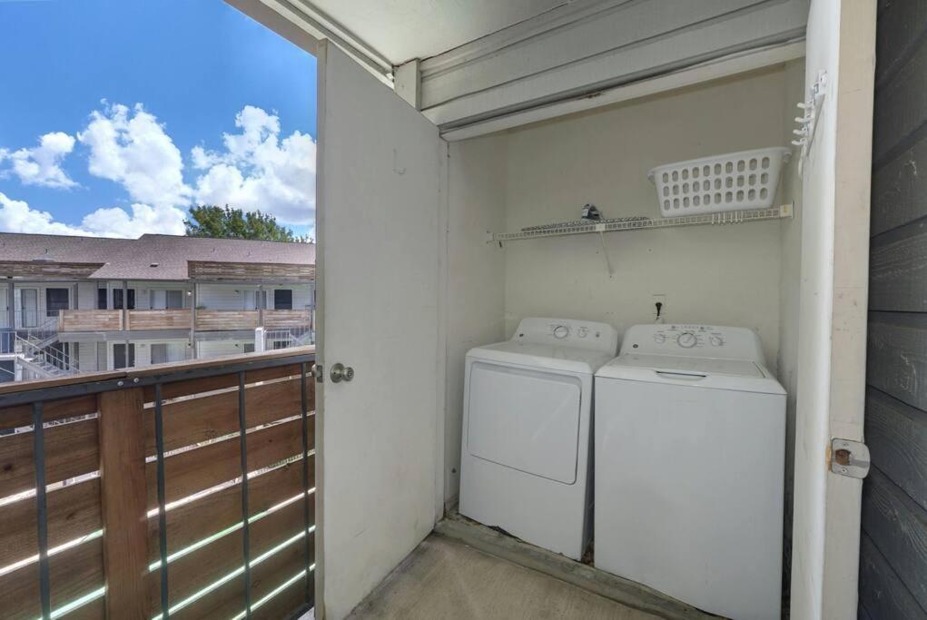 Apartment New Stylish Sola Oasis With Pool View, Gym And Office *