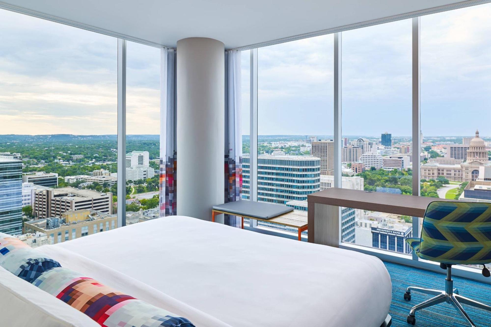 Aloft Downtown Hotel 3*