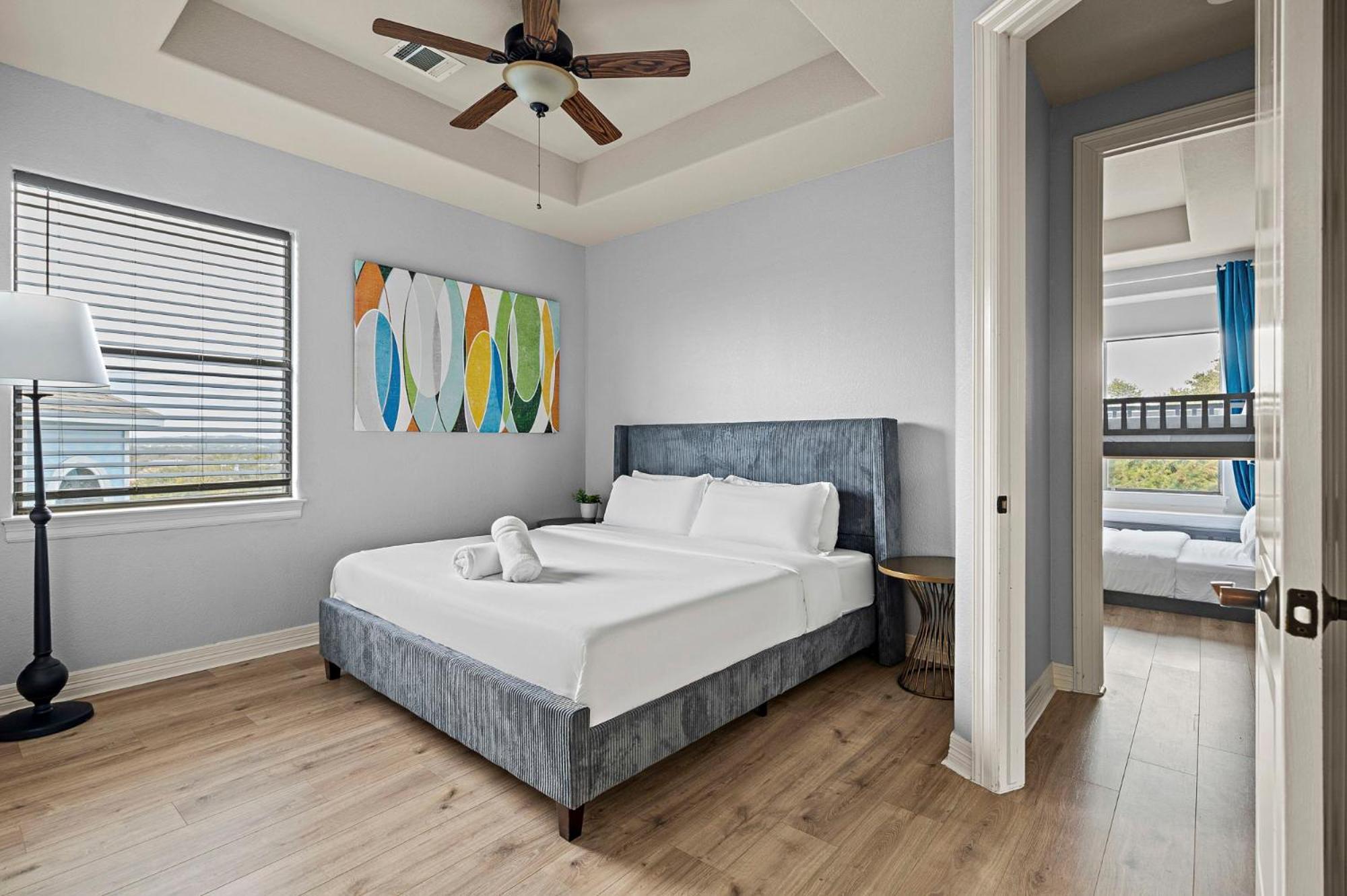 3 Kings With Theater, Gameroom And Bbq Just 7 Mins From Marina