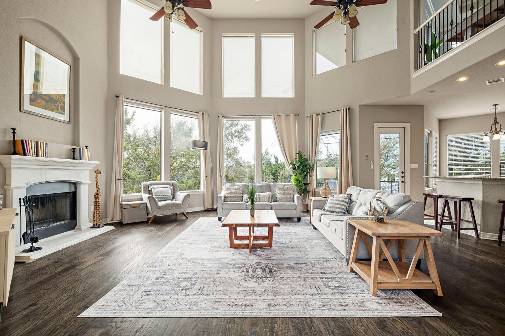 3 Kings With Theater, Gameroom And Bbq Just 7 Mins From Marina