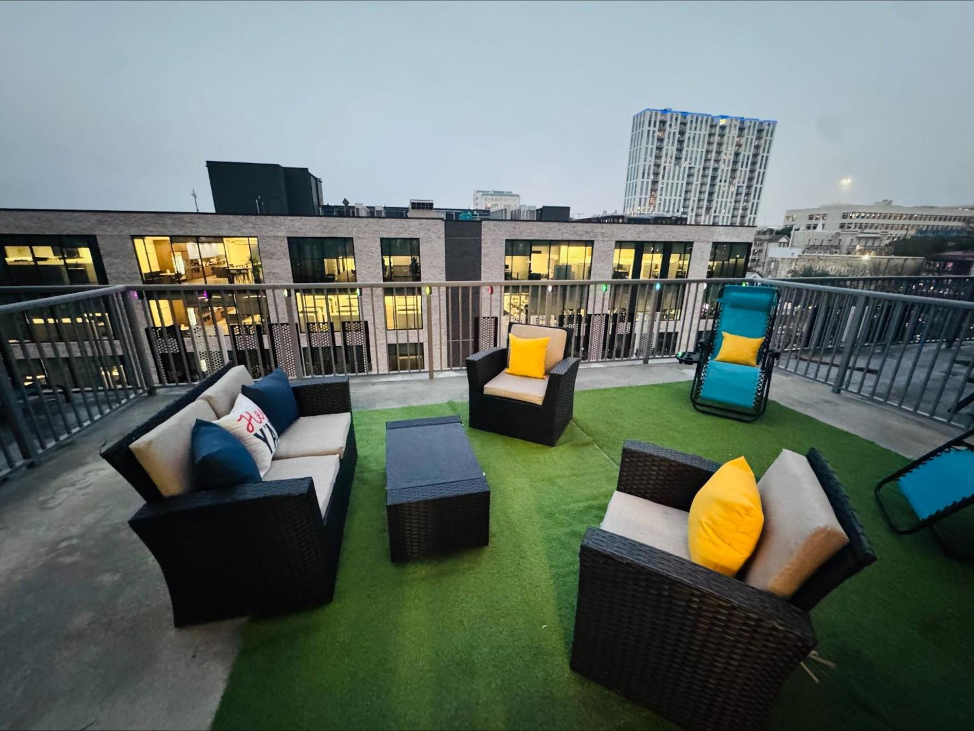 Music Penthouse *