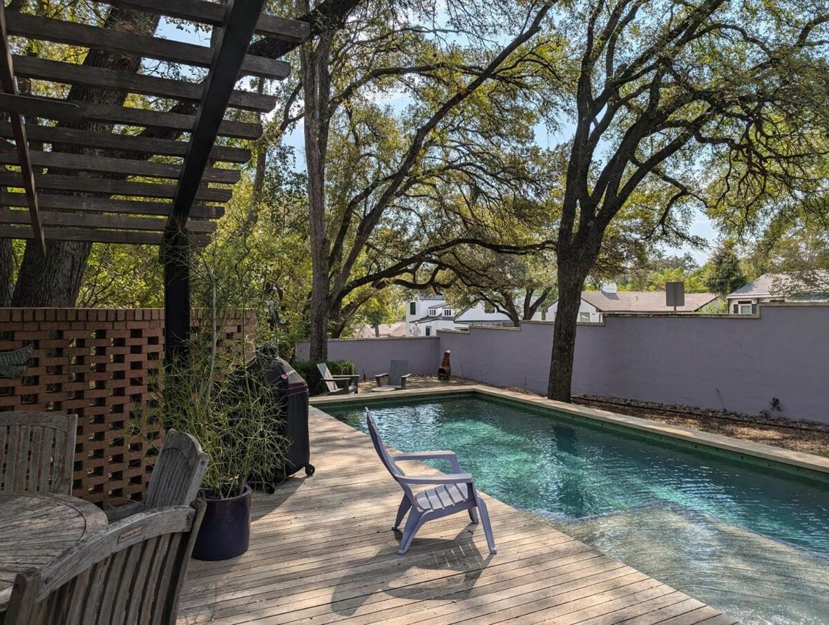Your Oasis In Heart Of A-town Holiday home Austin