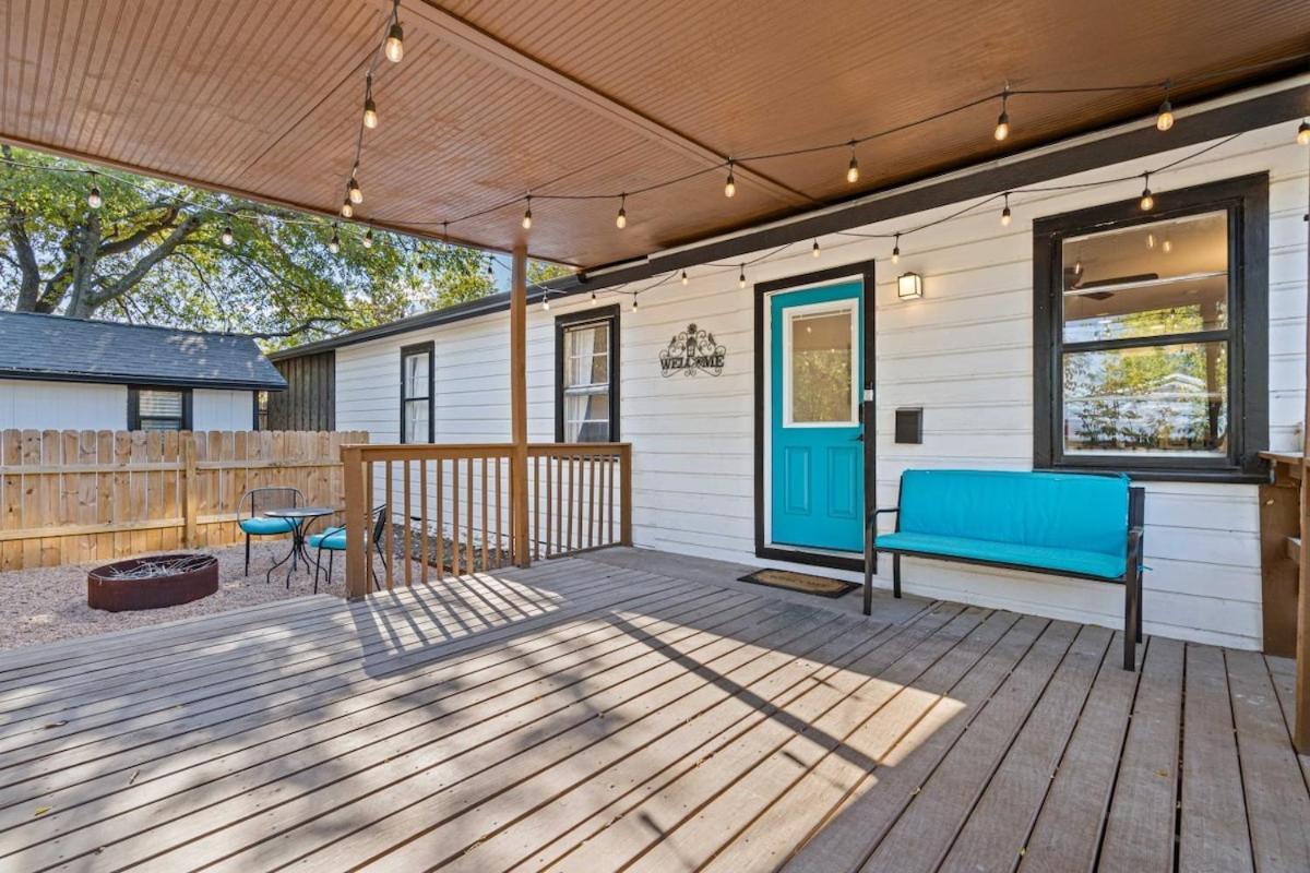 House & Tiny With Peaceful Deck & Outdoor Spaces Holiday home
