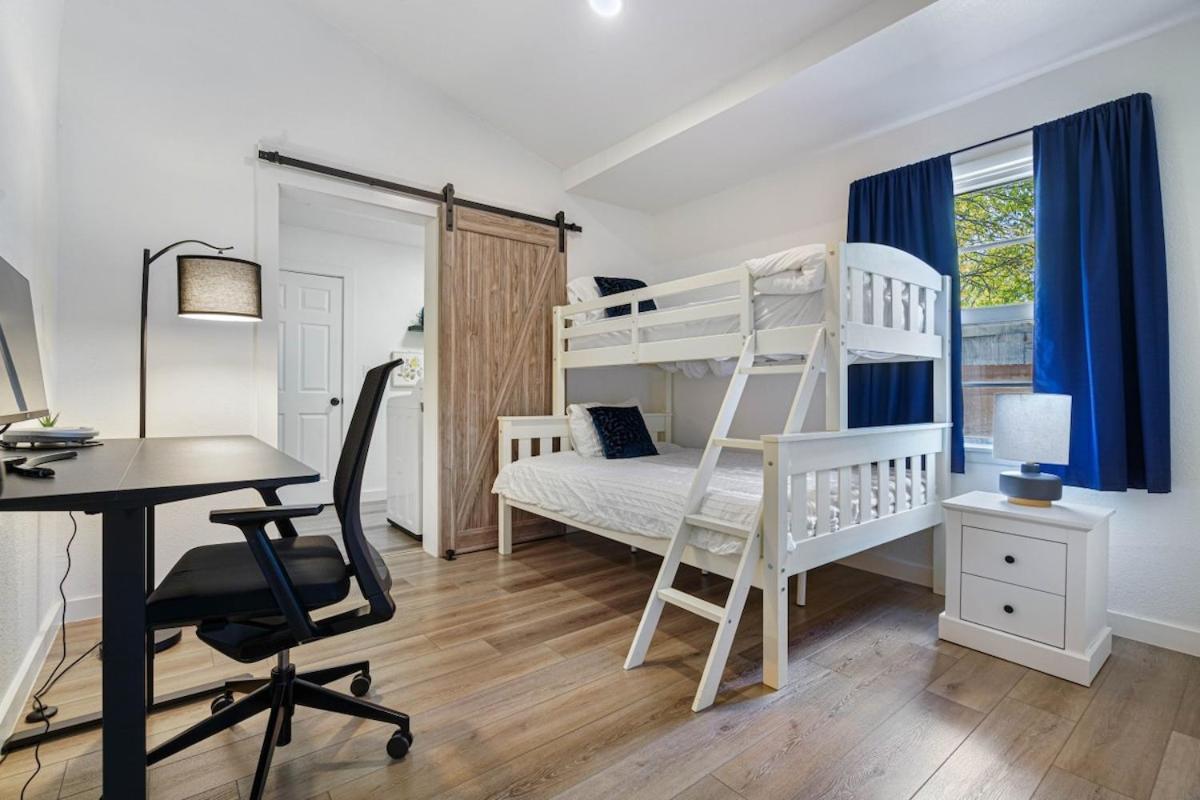House & Tiny With Peaceful Deck & Outdoor Spaces * Austin