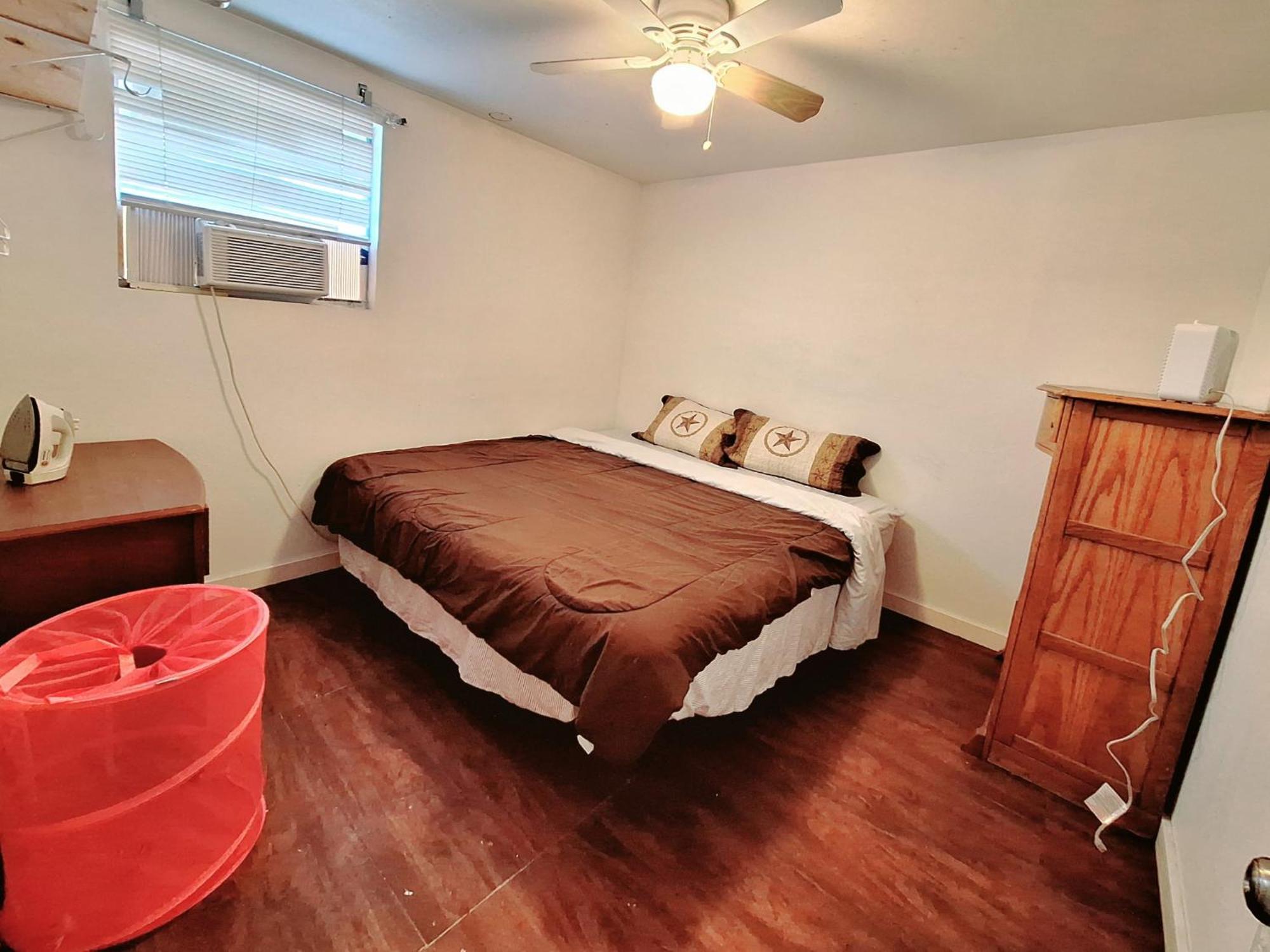 Charming Cozy 1 Apartment