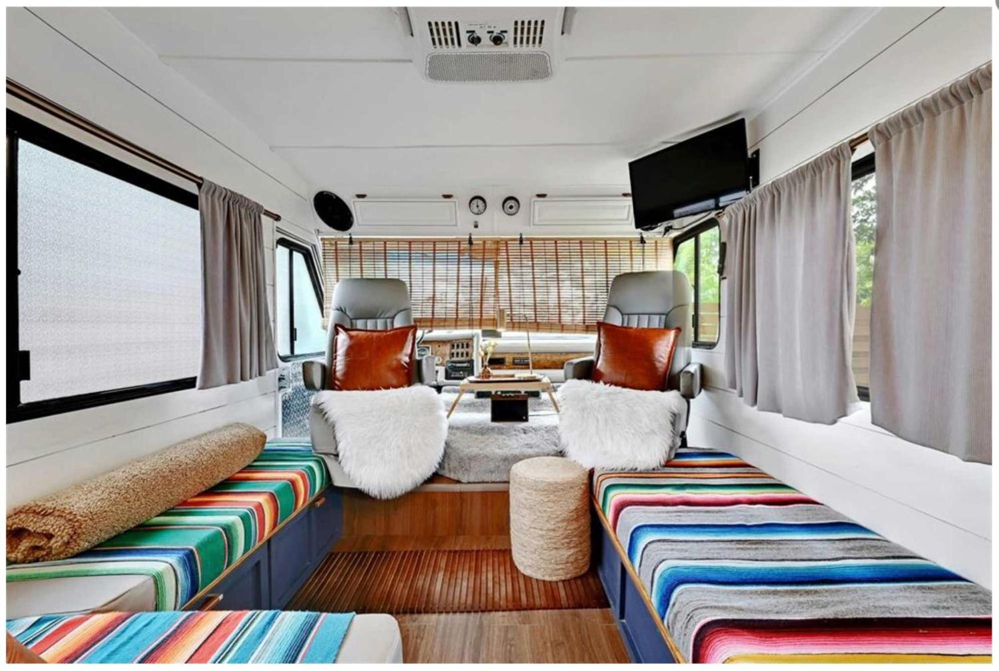 Retro Motorhome - Epic Outdoor Shower And Firepit * Austin
