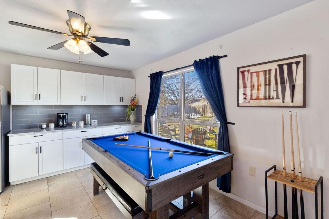Lux 3br Sleeps 10 Near Q2 With Fire Pit & Bbq *