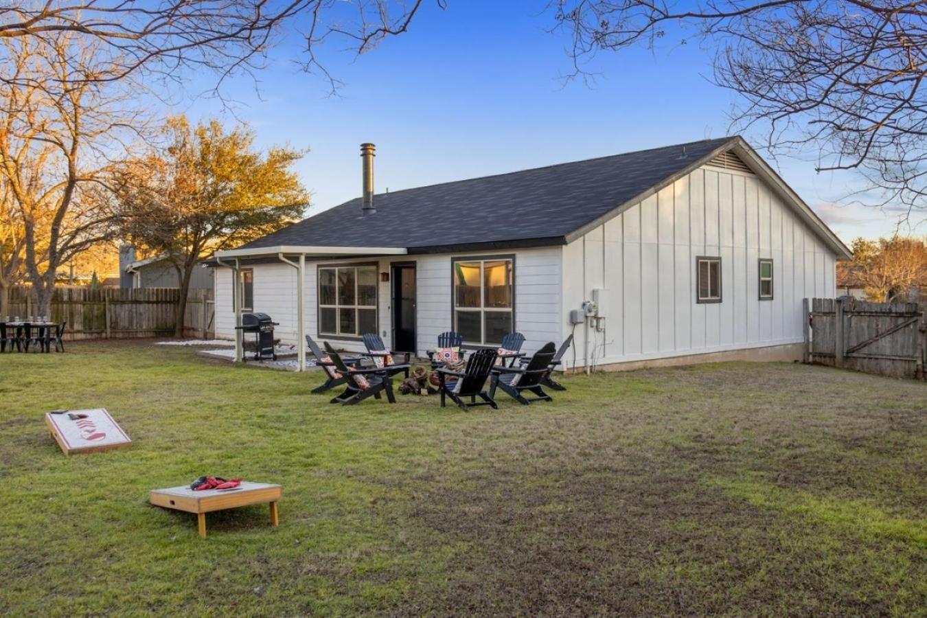 Lux 3br Sleeps 10 Near Q2 With Fire Pit & Bbq Holiday home