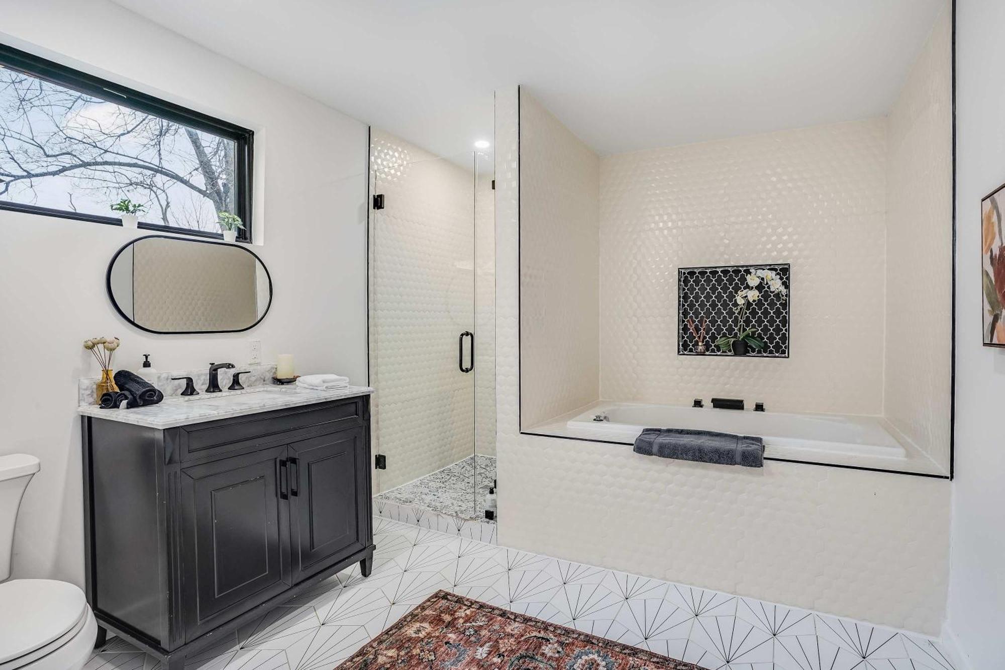 1br Retreat - Private Patio And Huge Soaking Tub Austin