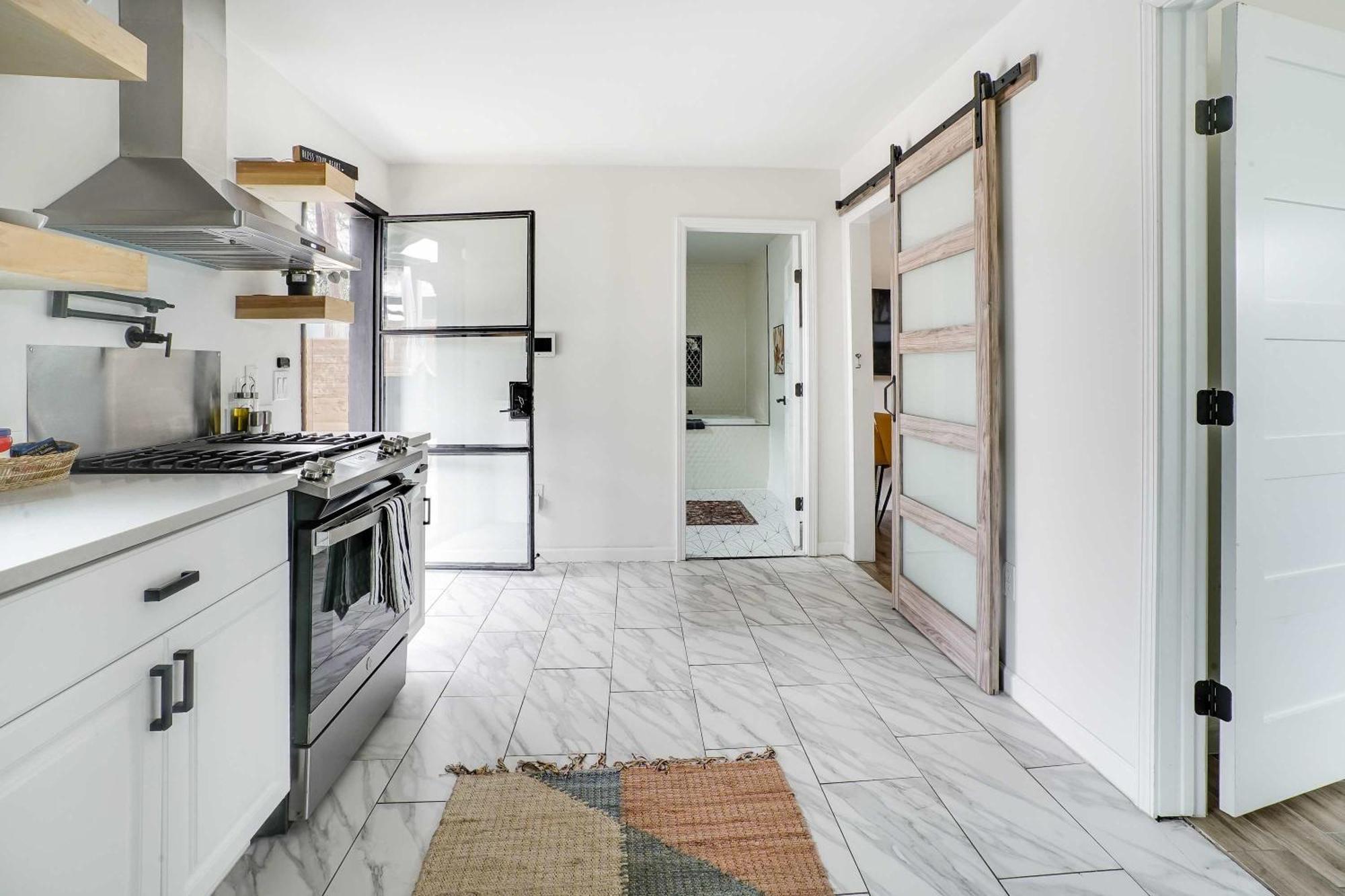 1br Retreat - Private Patio And Huge Soaking Tub *