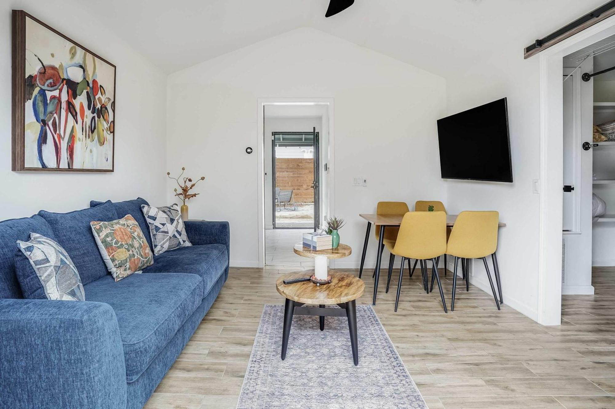 1br Retreat - Private Patio And Huge Soaking Tub Holiday home