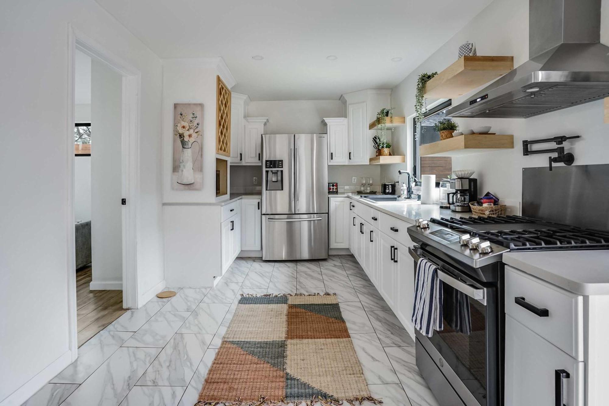 Holiday home 1br Retreat - Private Patio And Huge Soaking Tub