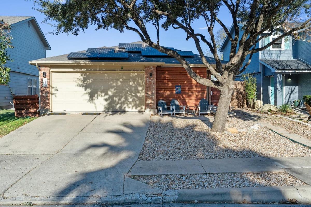 Holiday home Svens Castle Modern Games 5 Miles To Downtown Atx