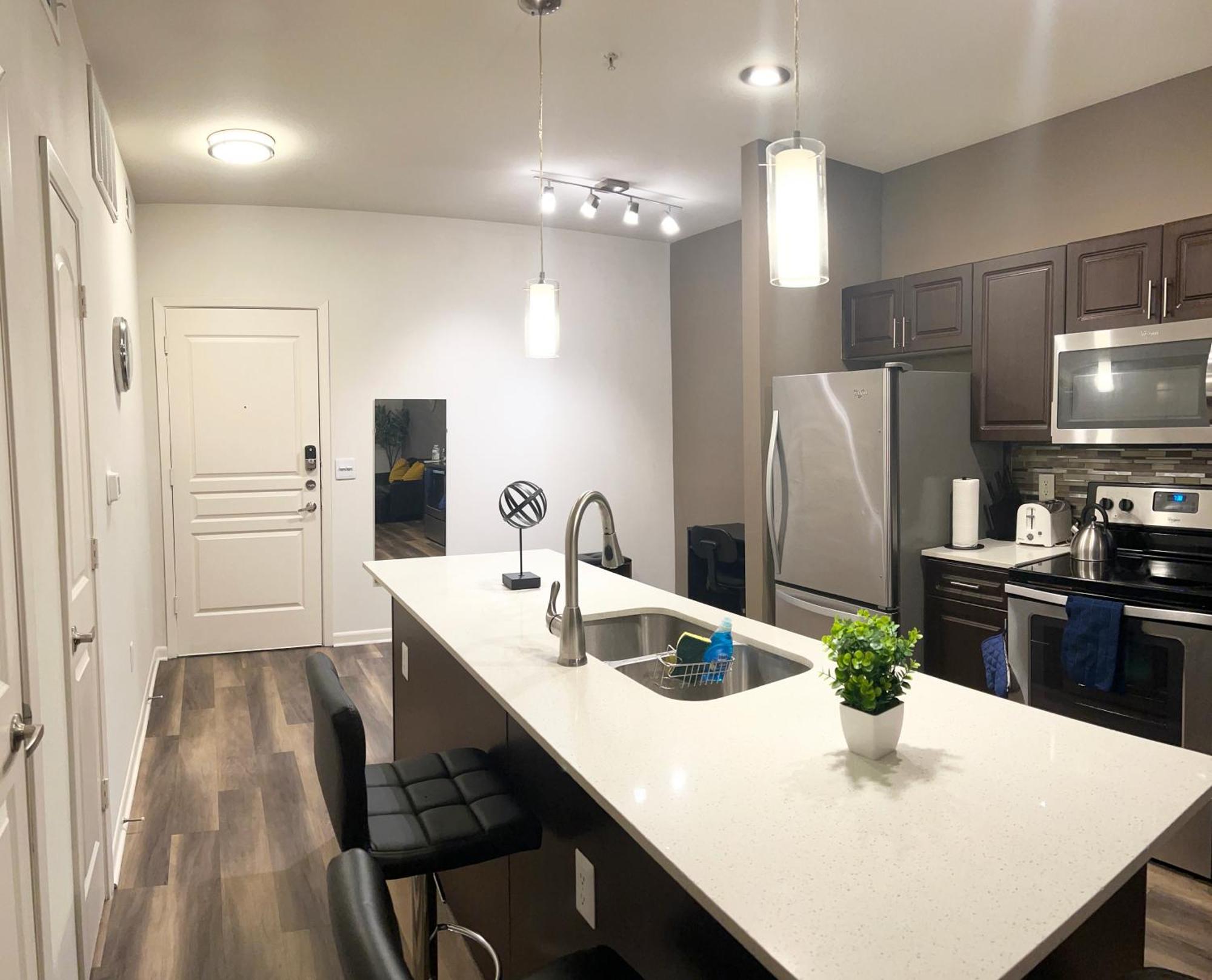 Domain Modern 1 Bedroom Apartment *
