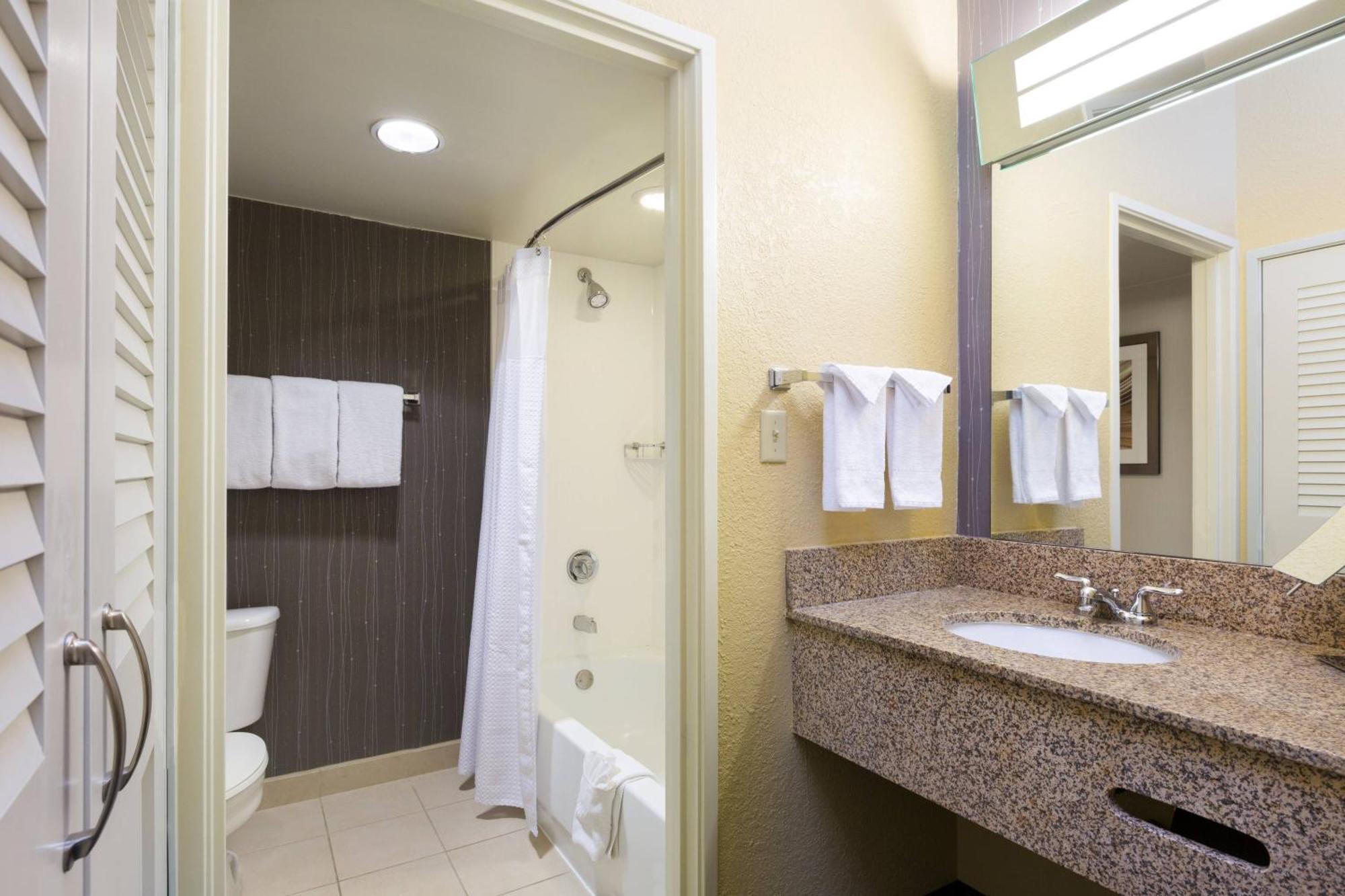 Courtyard By Marriott The Domain Area Hotel Austin